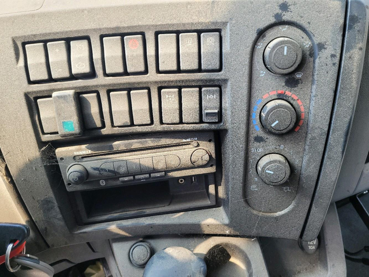 Camión chasis RENAULT D12: foto 13