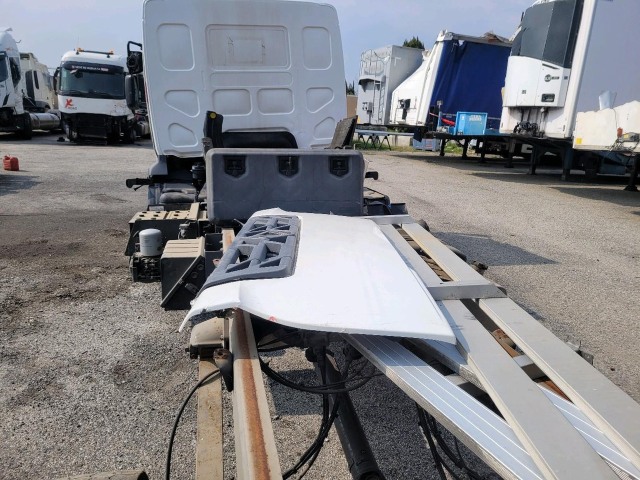 Camión chasis RENAULT D12: foto 6