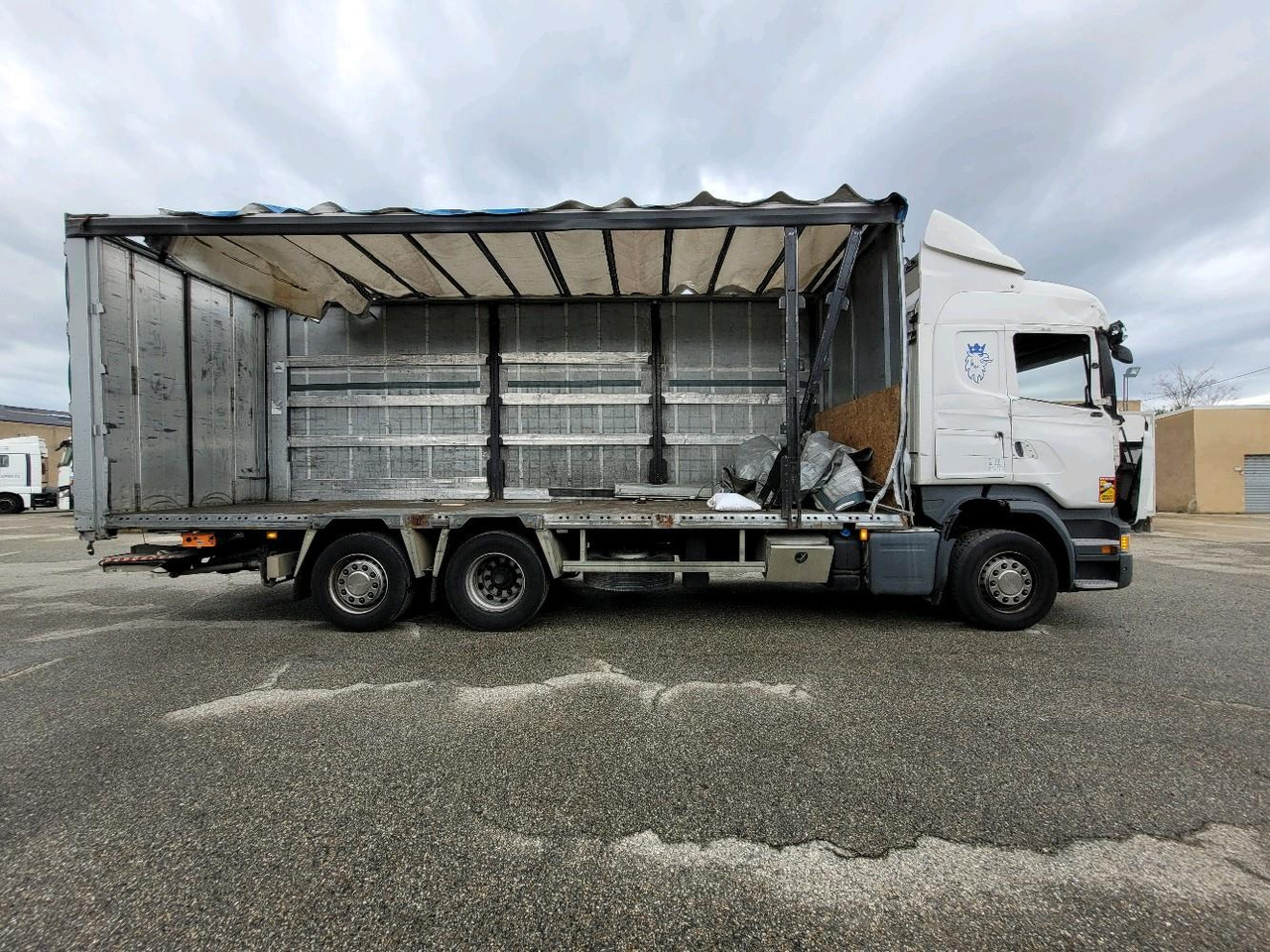 SCANIA R490 - Camión lona: foto 3 SCANIA R490 - Camión lona: foto 3