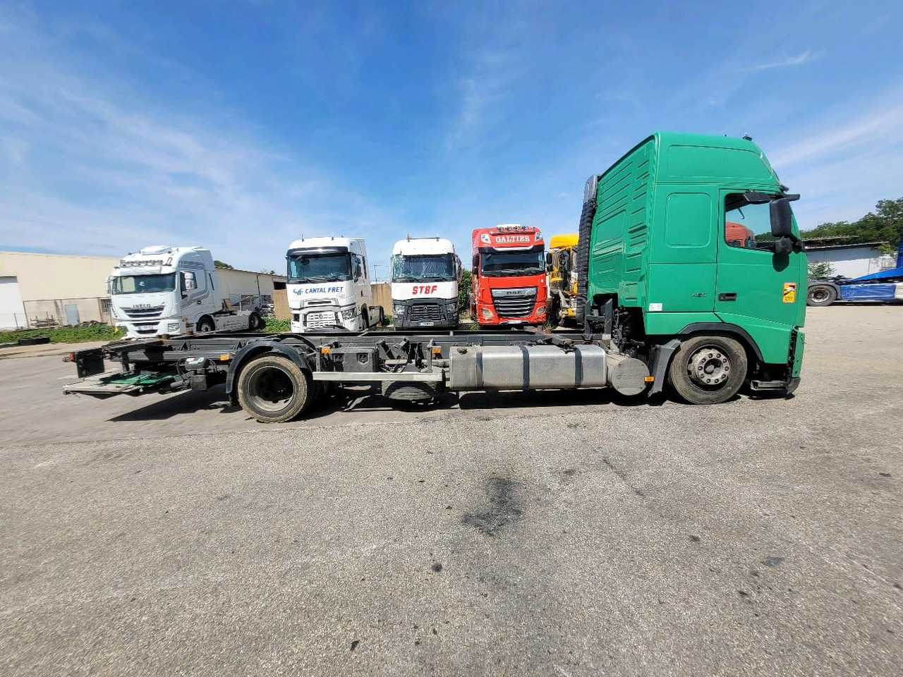 VOLVO FH12 420 GLOBETROTTER - Camión portacontenedore/ Intercambiable: foto 3 VOLVO FH12 420 GLOBETROTTER - Camión portacontenedore/ Intercambiable: foto 3