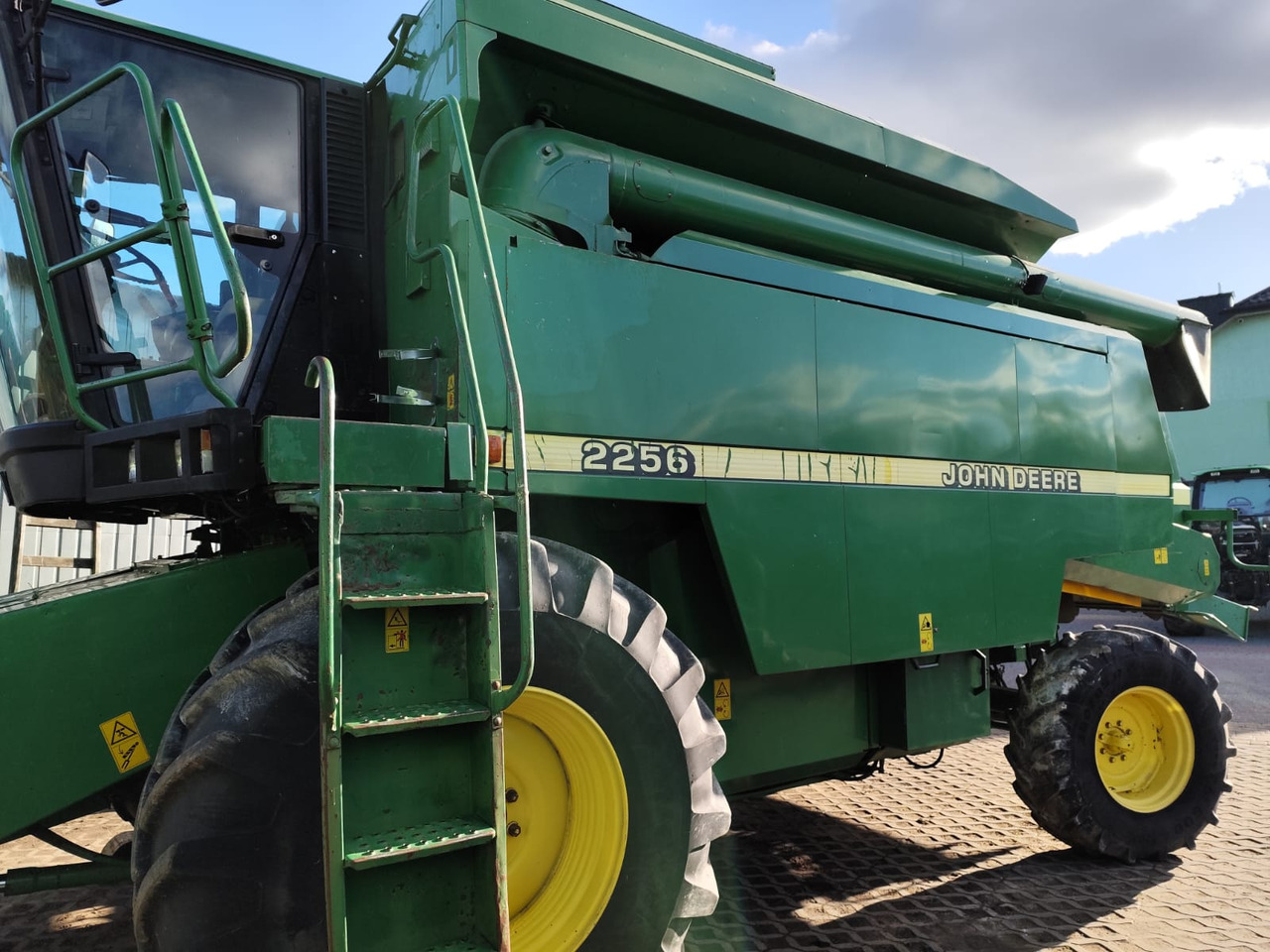 John Deere 2256 - Cosechadora de granos: foto 1 John Deere 2256 - Cosechadora de granos: foto 1