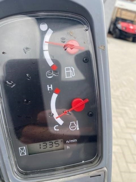 Miniexcavadora Kubota KX 015-4: foto 8 Miniexcavadora Kubota KX 015-4: foto 8