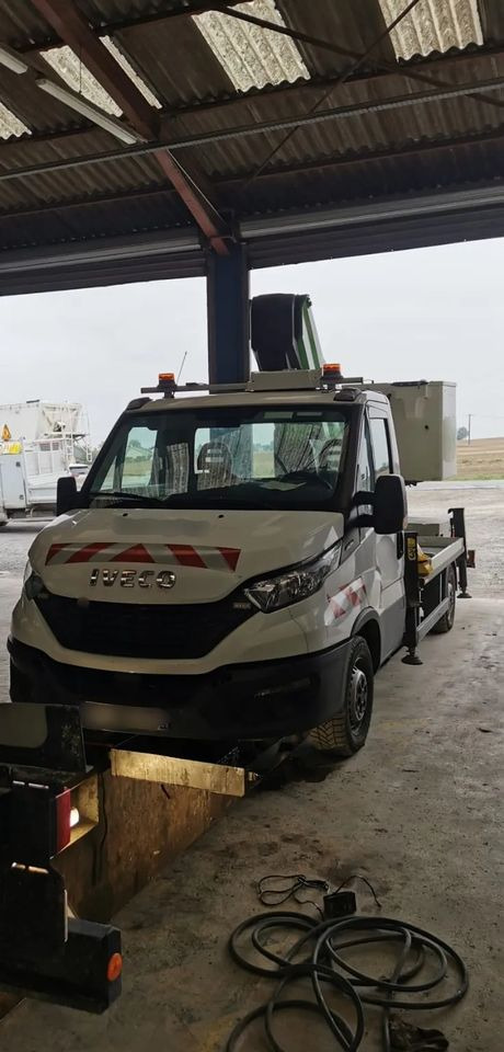Iveco DAILY WINDA ELEKTRYK / HYBRYDA - Camión con plataforma elevadora: foto 1 Iveco DAILY WINDA ELEKTRYK / HYBRYDA - Camión con plataforma elevadora: foto 1