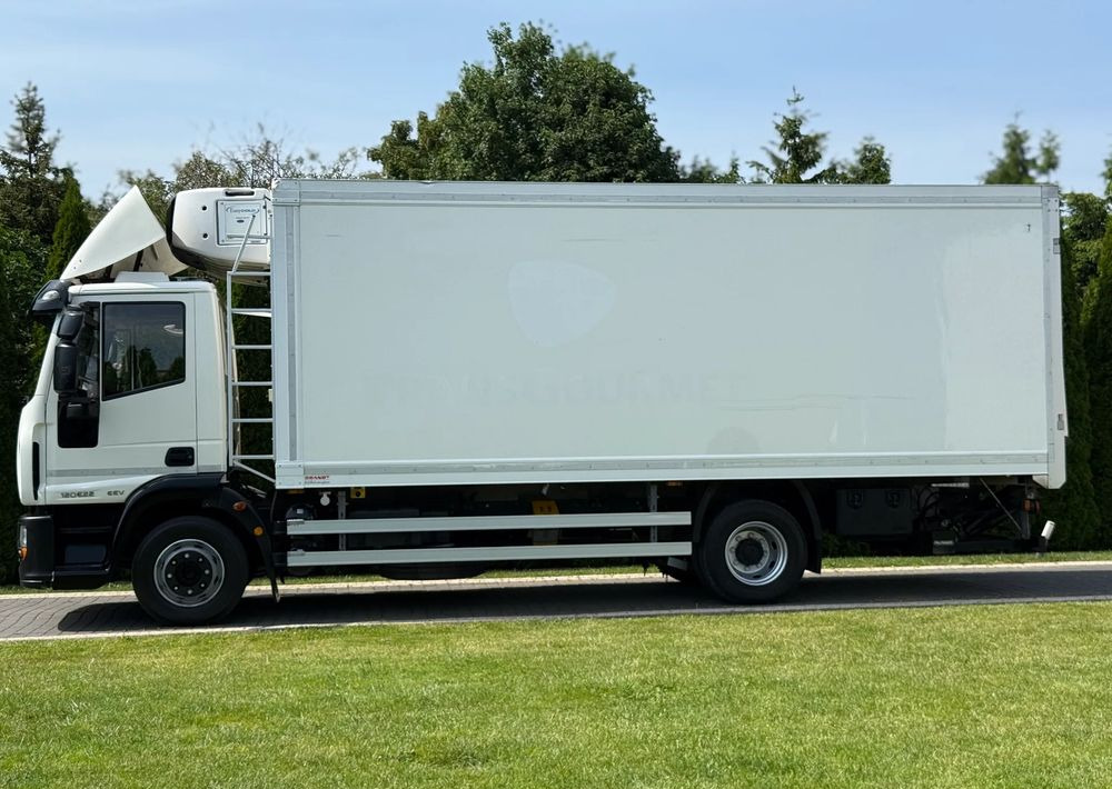 Iveco EUROCARGO 120 E22 CARRIER SUPRA 850 MT - Camión frigorífico: foto 4 Iveco EUROCARGO 120 E22 CARRIER SUPRA 850 MT - Camión frigorífico: foto 4
