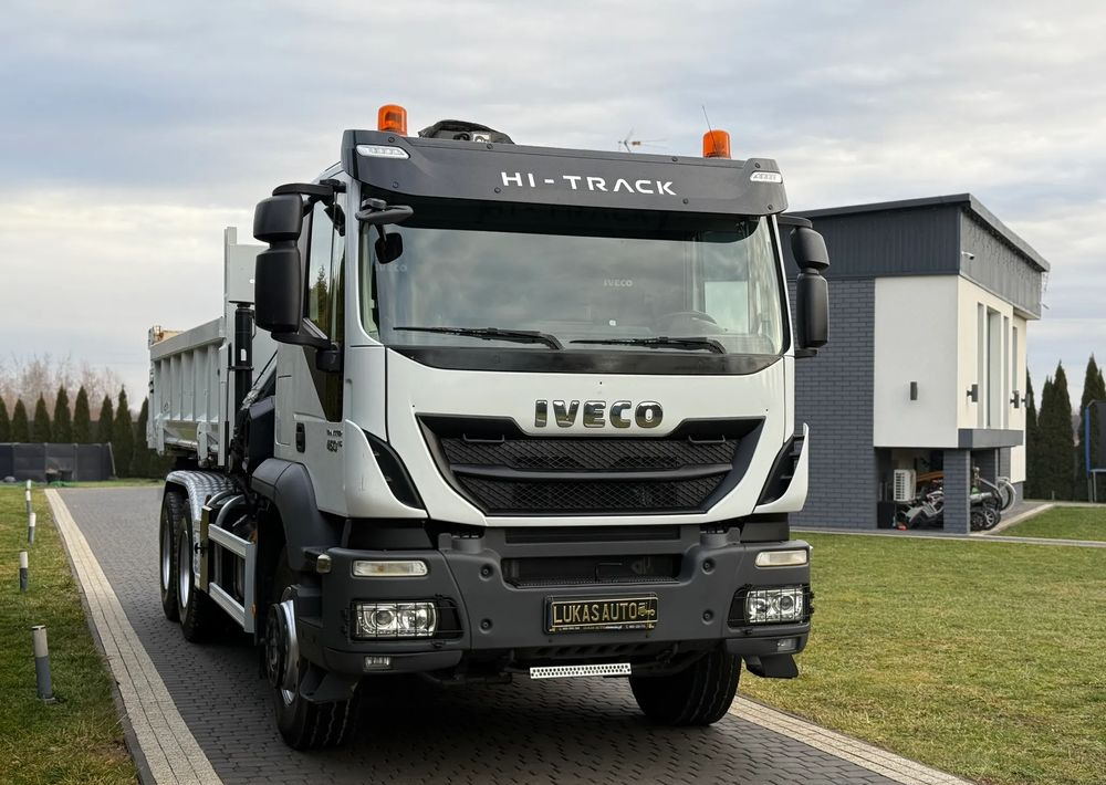 Iveco TRAKKER 450 6X4 PODWÓJNA HYDRO-BURTA HIAB 104 - Camión volquete, Camión grúa: foto 2 Iveco TRAKKER 450 6X4 PODWÓJNA HYDRO-BURTA HIAB 104 - Camión volquete, Camión grúa: foto 2