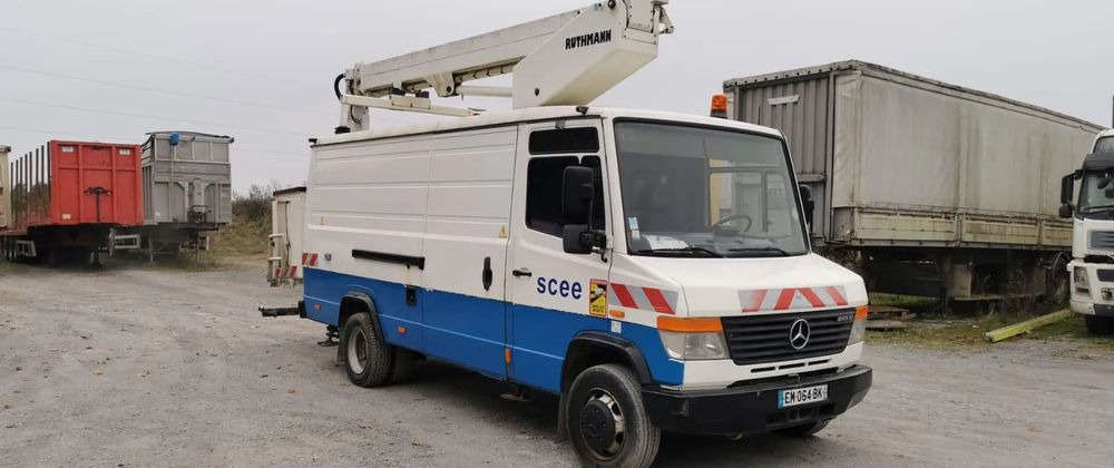 Mercedes-Benz VARIO 815D 17 M - Camión con plataforma elevadora: foto 3 Mercedes-Benz VARIO 815D 17 M - Camión con plataforma elevadora: foto 3