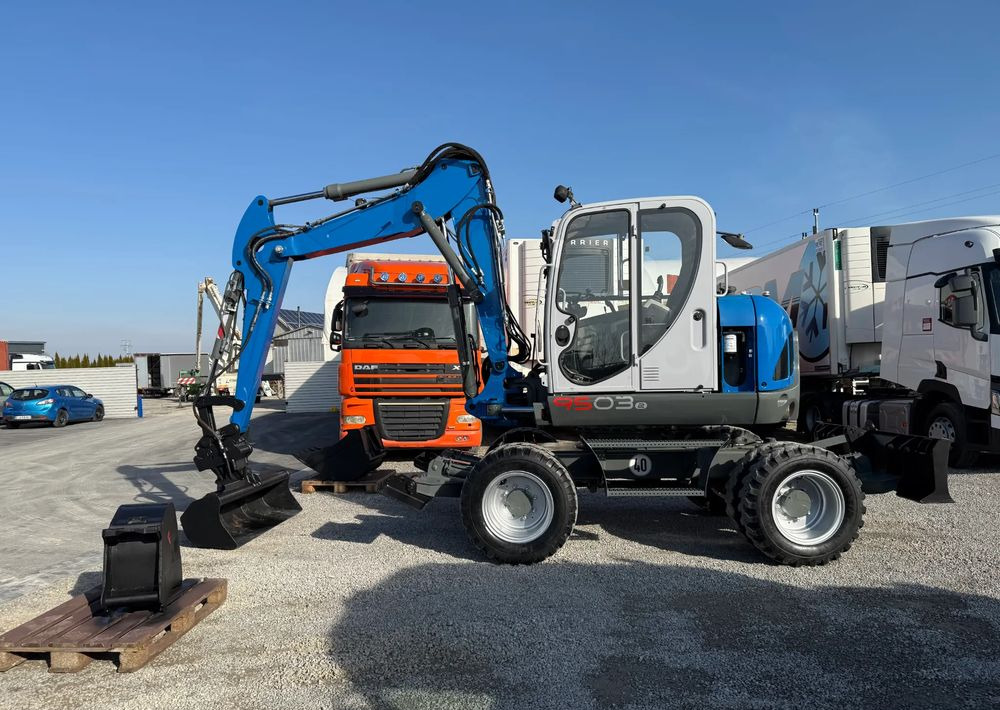 Wacker Neuson 9503-2 TRZY ŁYŻKI - Excavadora de ruedas: foto 4 Wacker Neuson 9503-2 TRZY ŁYŻKI - Excavadora de ruedas: foto 4