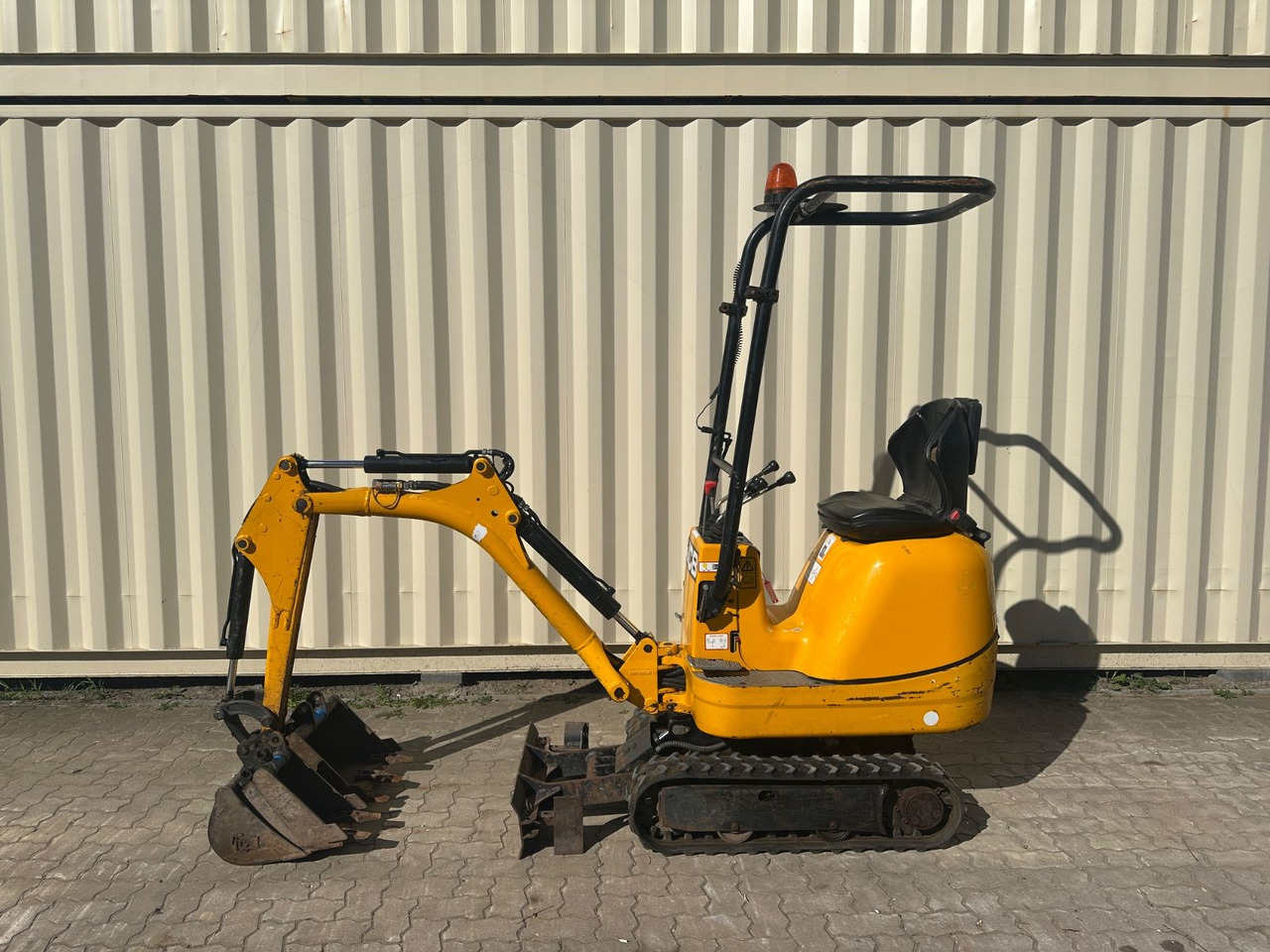 JCB 8008 CTS, 2021 BJ, 972 BH, 3 x Löffel - Miniexcavadora: foto 2 JCB 8008 CTS, 2021 BJ, 972 BH, 3 x Löffel - Miniexcavadora: foto 2