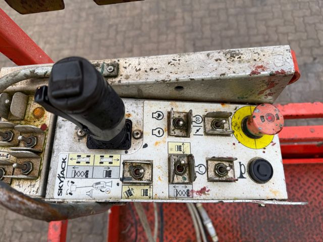 Plataforma de tijeras Skyjack SJ6832RT 4x4 Diesel, 11.8 Meter, 1.592 H: foto 20 Plataforma de tijeras Skyjack SJ6832RT 4x4 Diesel, 11.8 Meter, 1.592 H: foto 20