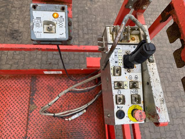 Plataforma de tijeras Skyjack SJ6832RT 4x4 Diesel, 11.8 Meter, 1.592 H: foto 19 Plataforma de tijeras Skyjack SJ6832RT 4x4 Diesel, 11.8 Meter, 1.592 H: foto 19