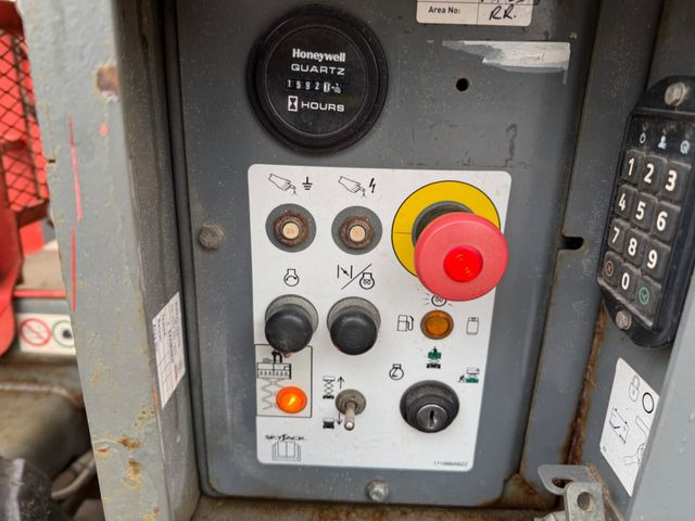 Plataforma de tijeras Skyjack SJ6832RT 4x4 Diesel, 11.8 Meter, 1.592 H: foto 14 Plataforma de tijeras Skyjack SJ6832RT 4x4 Diesel, 11.8 Meter, 1.592 H: foto 14