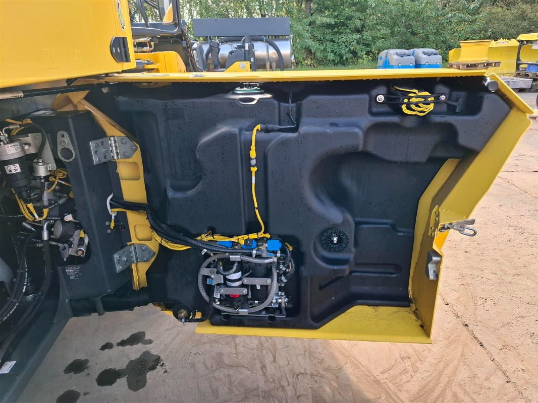 Apisonadora de asfalto BOMAG DE BW 174 AP-5 AM Hybrid Stage V/Tier 4f: foto 10 Apisonadora de asfalto BOMAG DE BW 174 AP-5 AM Hybrid Stage V/Tier 4f: foto 10