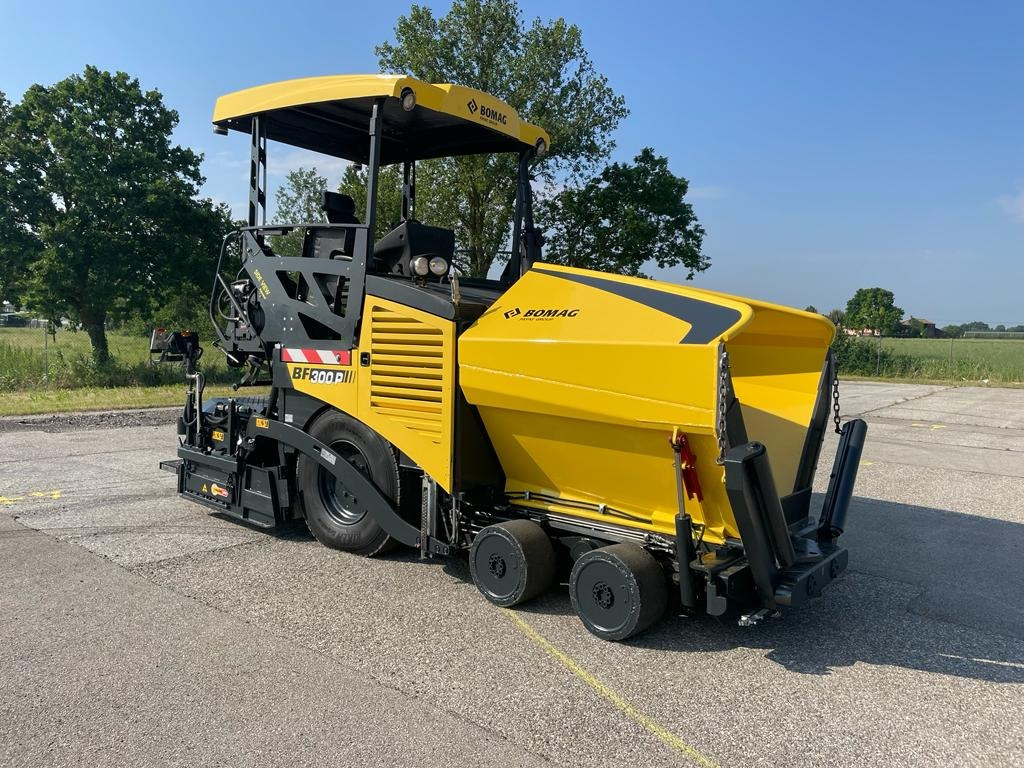 BOMAG IT BF 300 P S340-2 TV Stage IIIa/Tier 3 - Pavimentadora de asfalto: foto 4 BOMAG IT BF 300 P S340-2 TV Stage IIIa/Tier 3 - Pavimentadora de asfalto: foto 4