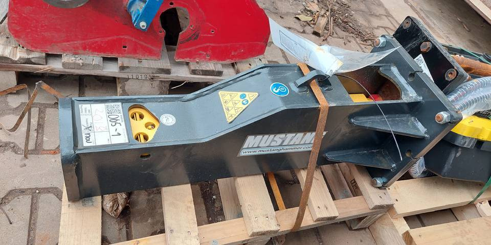 Młot wyburzoniewy Mustang HM100 do minikoparki - Martillo hidráulico para Maquinaria de construcción: foto 3 Młot wyburzoniewy Mustang HM100 do minikoparki - Martillo hidráulico para Maquinaria de construcción: foto 3