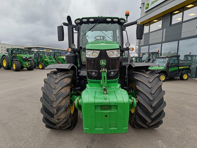 John Deere 6215R - Tractor: foto 2 John Deere 6215R - Tractor: foto 2