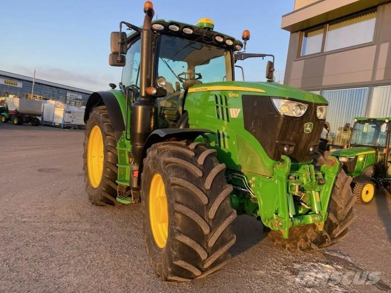 John Deere 6215R - Tractor: foto 2 John Deere 6215R - Tractor: foto 2