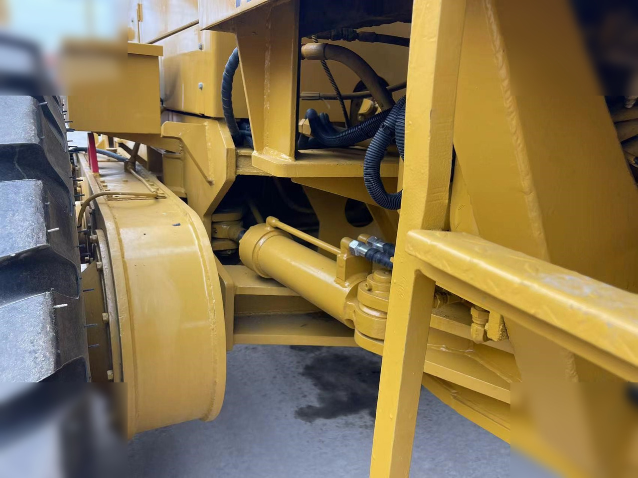 Grader CATERPILLAR 140H: foto 9