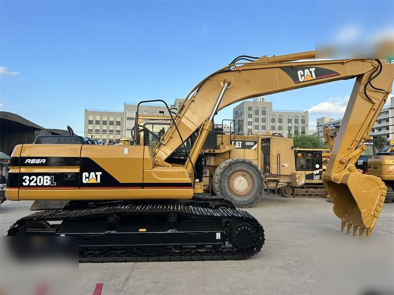 CATERPILLAR 320BL - Excavadora de cadenas: foto 2 CATERPILLAR 320BL - Excavadora de cadenas: foto 2