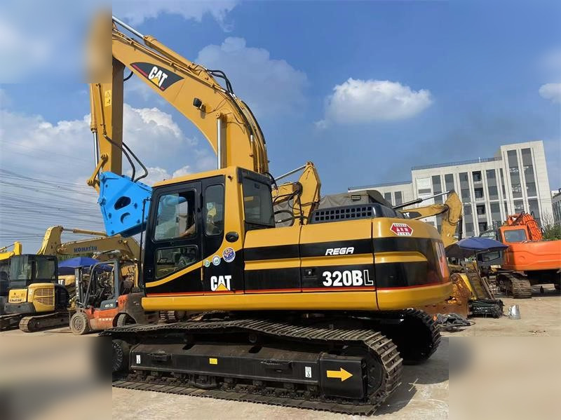 CATERPILLAR 320BL - Excavadora de cadenas: foto 2 CATERPILLAR 320BL - Excavadora de cadenas: foto 2