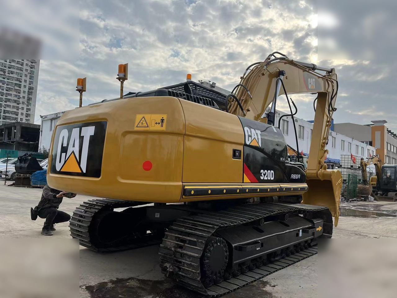 CATERPILLAR 320D - Excavadora de cadenas: foto 2 CATERPILLAR 320D - Excavadora de cadenas: foto 2