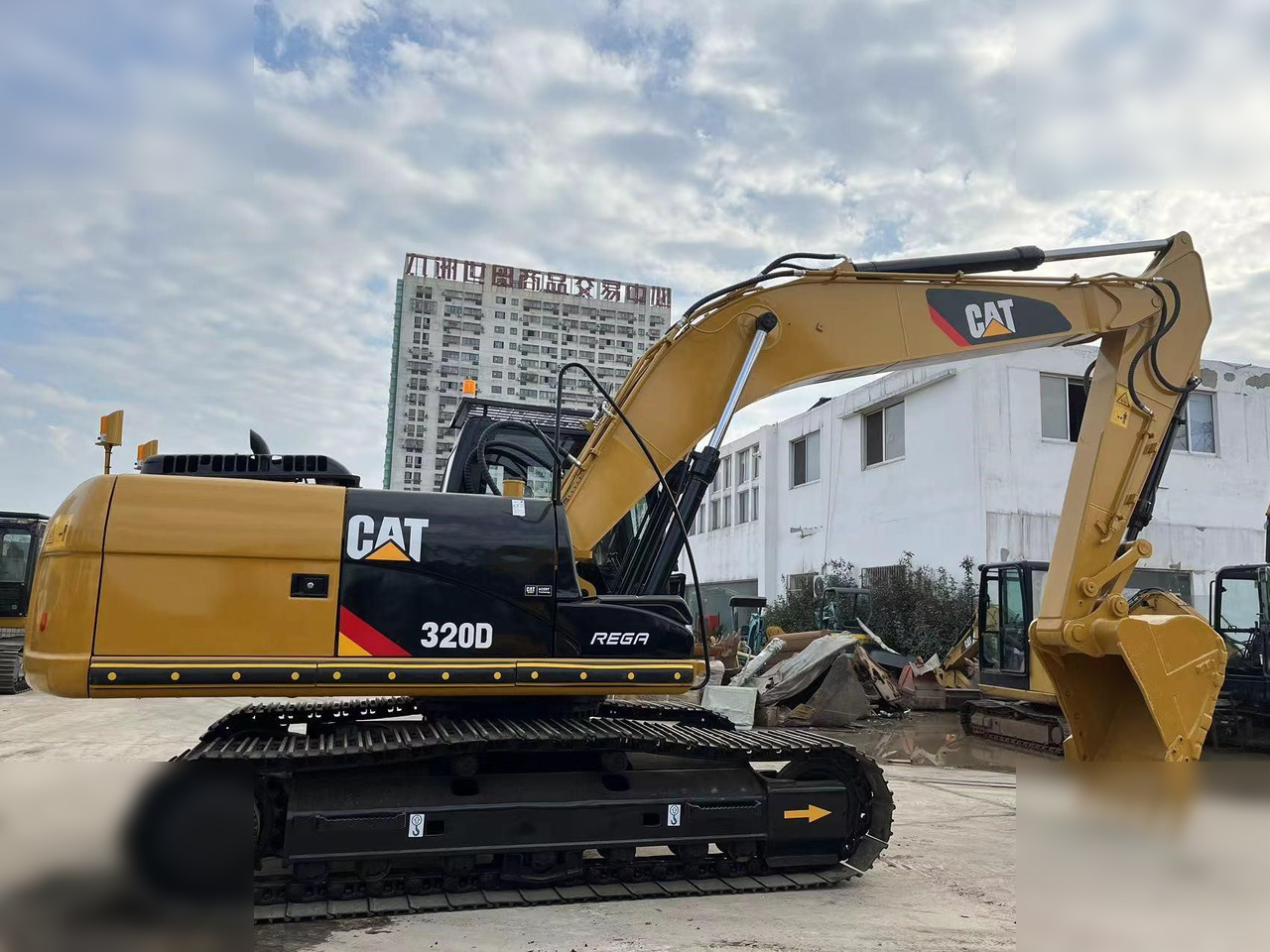 CATERPILLAR 320D - Excavadora de cadenas: foto 4 CATERPILLAR 320D - Excavadora de cadenas: foto 4