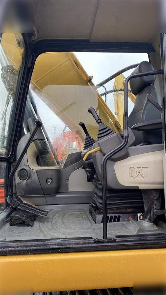 CATERPILLAR 320D - Excavadora de cadenas: foto 4 CATERPILLAR 320D - Excavadora de cadenas: foto 4