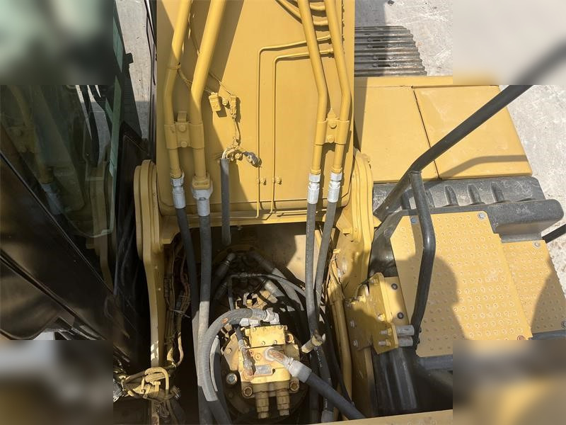 Excavadora de cadenas CATERPILLAR 323: foto 6