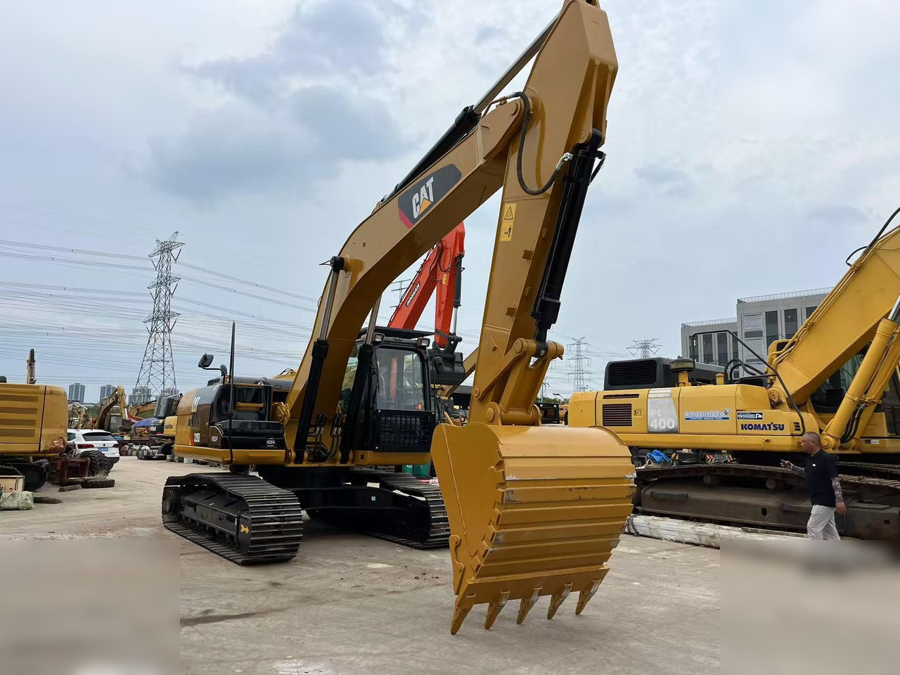 CATERPILLAR 325D - Excavadora de cadenas: foto 2 CATERPILLAR 325D - Excavadora de cadenas: foto 2