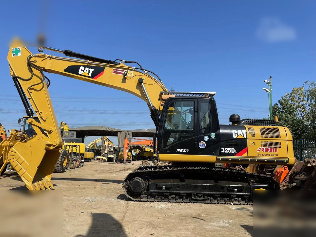CATERPILLAR 325DL - Excavadora de cadenas: foto 1 CATERPILLAR 325DL - Excavadora de cadenas: foto 1