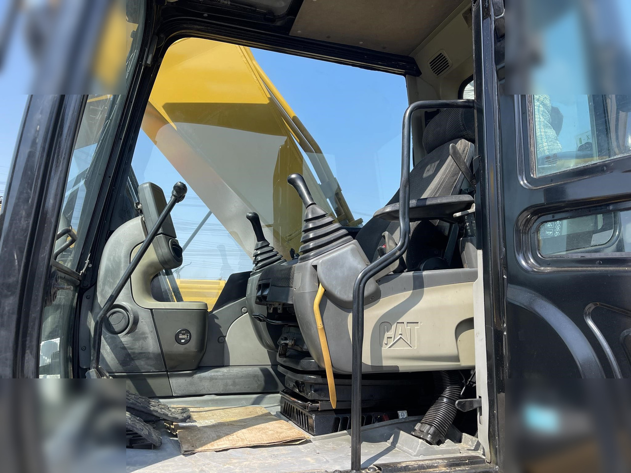 CATERPILLAR 330DL - Excavadora de cadenas: foto 4 CATERPILLAR 330DL - Excavadora de cadenas: foto 4