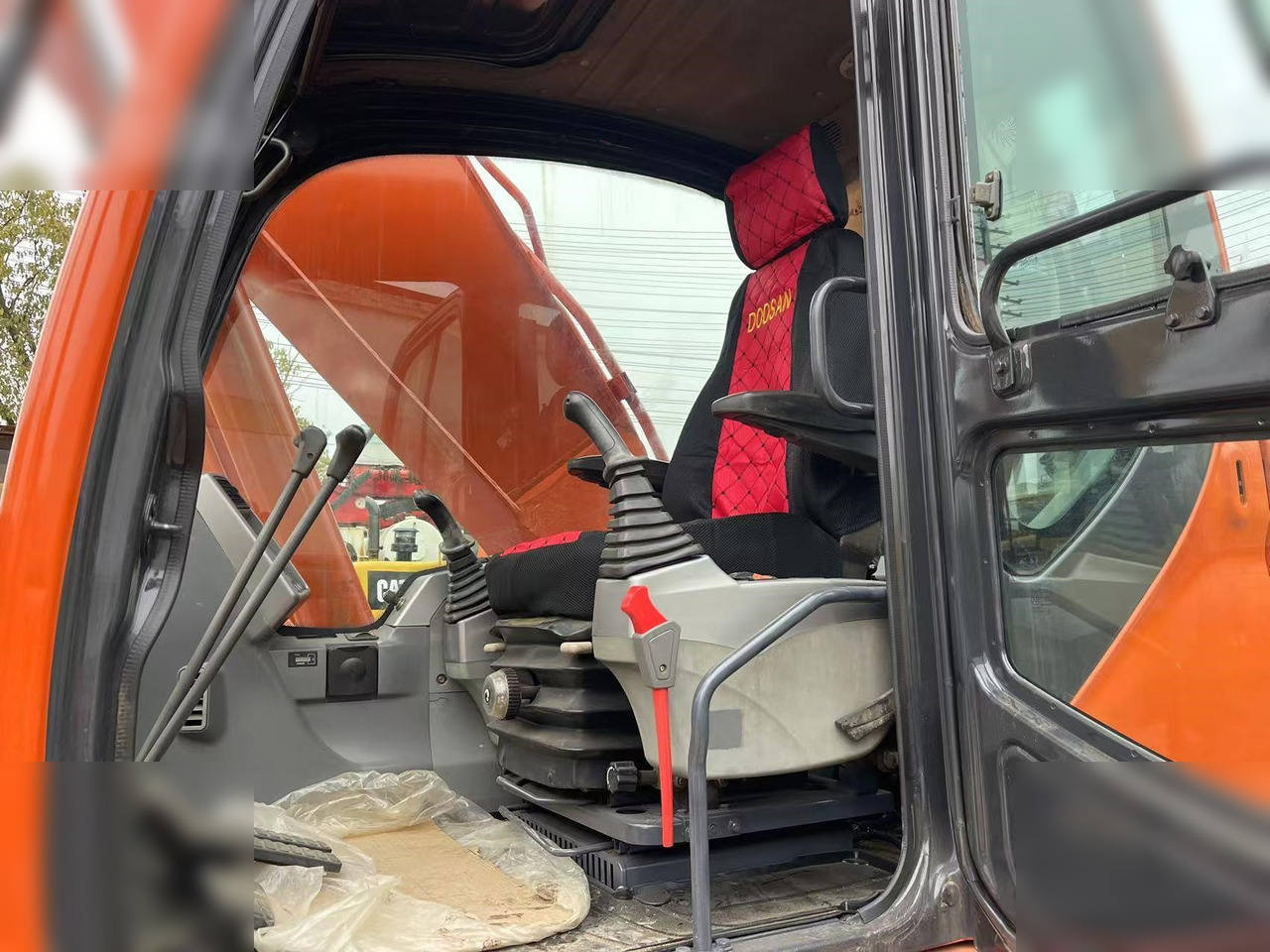 Excavadora de cadenas DOOSAN DX225 LC: foto 6