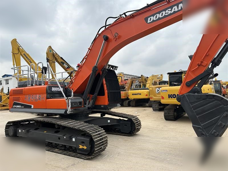 DOOSAN DX260 LC - Excavadora de cadenas: foto 5 DOOSAN DX260 LC - Excavadora de cadenas: foto 5