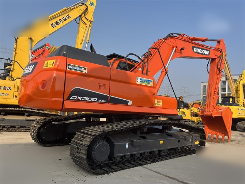DOOSAN DX300 LC-9C - Excavadora de cadenas: foto 3 DOOSAN DX300 LC-9C - Excavadora de cadenas: foto 3