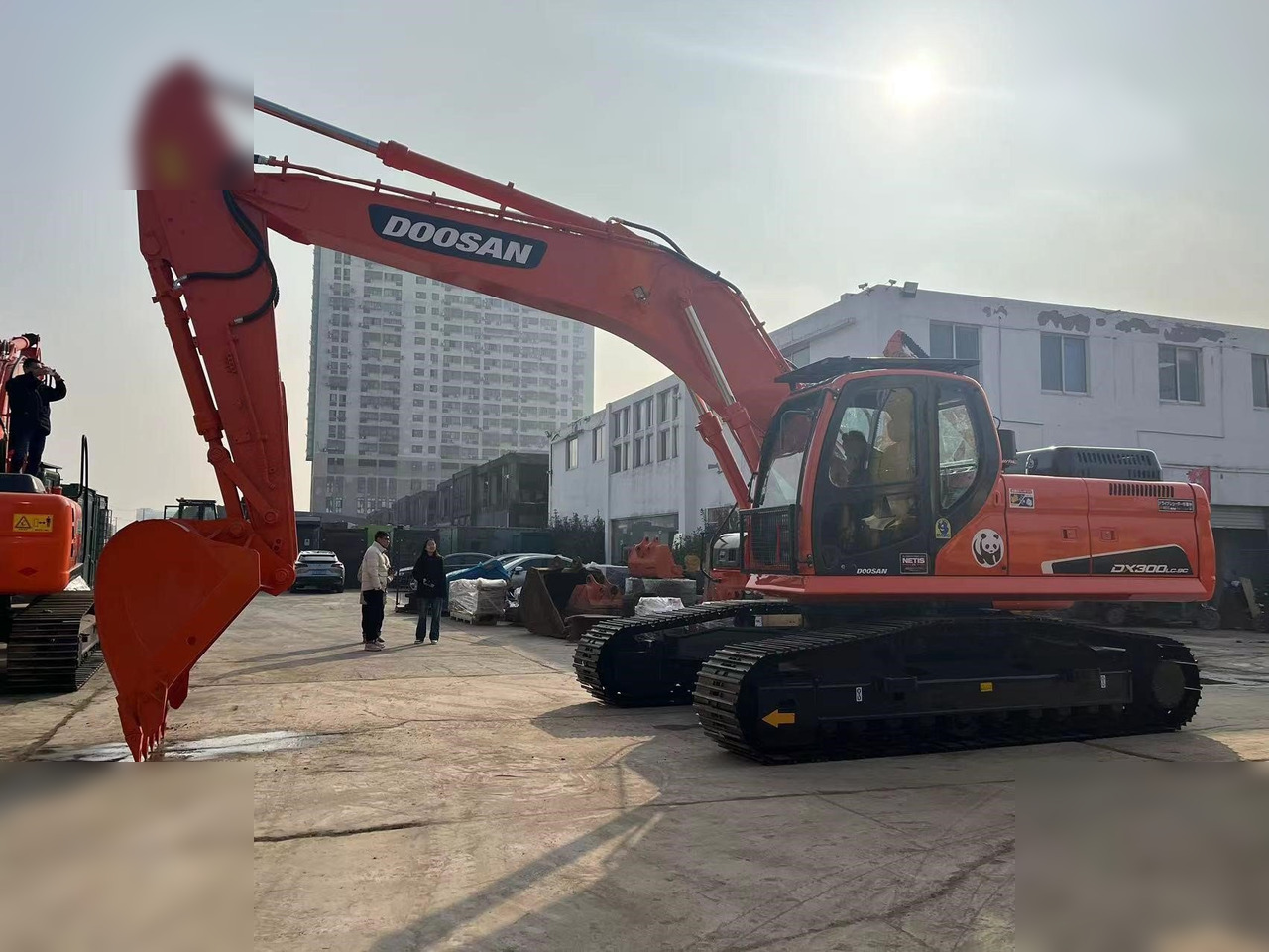 DOOSAN DX300 LC-9C - Excavadora de cadenas: foto 1 DOOSAN DX300 LC-9C - Excavadora de cadenas: foto 1