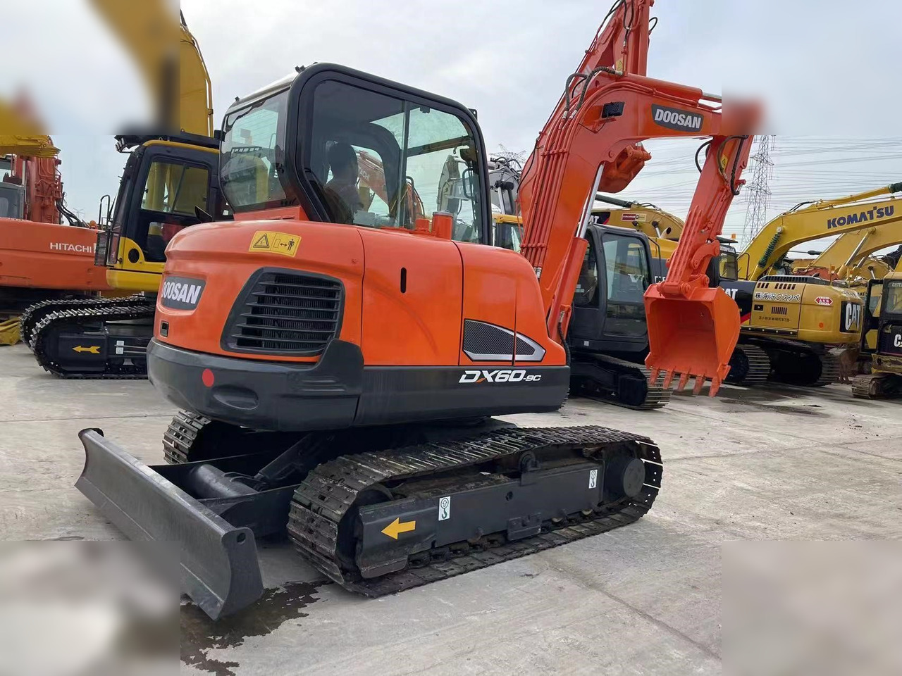 DOOSAN DX60-9C - Excavadora de cadenas: foto 4 DOOSAN DX60-9C - Excavadora de cadenas: foto 4