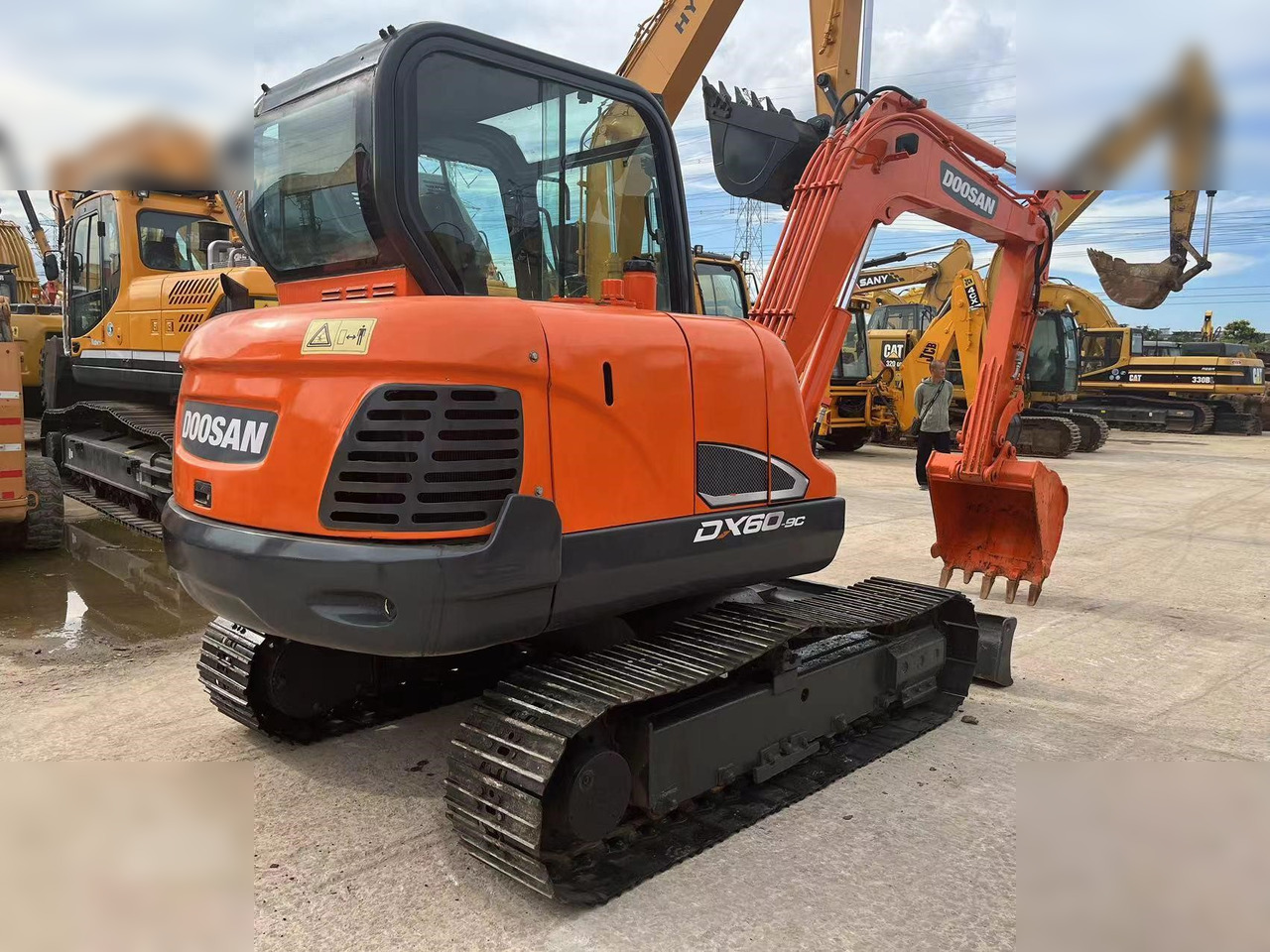 DOOSAN DX60-9C - Excavadora de cadenas: foto 2 DOOSAN DX60-9C - Excavadora de cadenas: foto 2