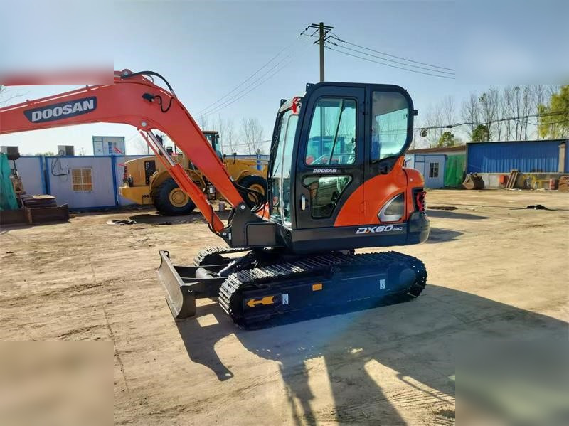 DOOSAN DX60-9C - Excavadora de cadenas: foto 5 DOOSAN DX60-9C - Excavadora de cadenas: foto 5