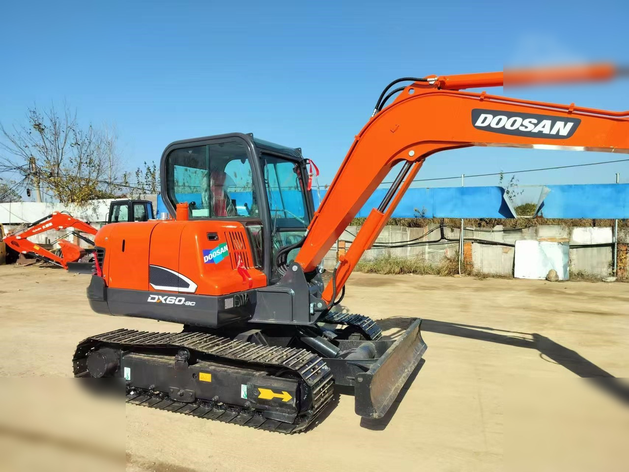DOOSAN DX60-9C - Excavadora de cadenas: foto 3 DOOSAN DX60-9C - Excavadora de cadenas: foto 3