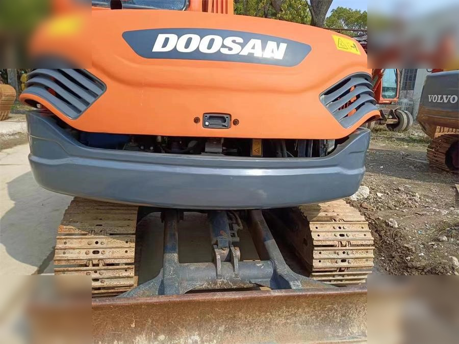 DOOSAN DX75-9C - Excavadora de cadenas: foto 4 DOOSAN DX75-9C - Excavadora de cadenas: foto 4
