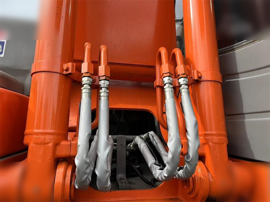 HITACHI ZX200 - Excavadora de cadenas: foto 4 HITACHI ZX200 - Excavadora de cadenas: foto 4