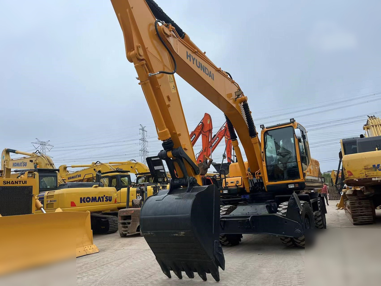HYUNDAI ROBEX 210W-9 - Excavadora de ruedas: foto 5 HYUNDAI ROBEX 210W-9 - Excavadora de ruedas: foto 5