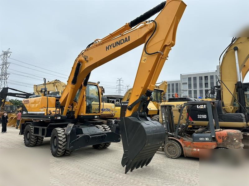 HYUNDAI ROBEX 210W-9 - Excavadora de ruedas: foto 3 HYUNDAI ROBEX 210W-9 - Excavadora de ruedas: foto 3