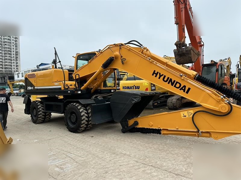 HYUNDAI ROBEX 210W-9 - Excavadora de ruedas: foto 4 HYUNDAI ROBEX 210W-9 - Excavadora de ruedas: foto 4