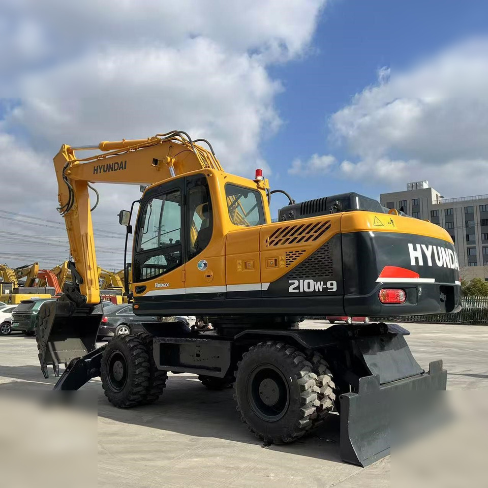 HYUNDAI ROBEX 210W-9 - Excavadora de ruedas: foto 1 HYUNDAI ROBEX 210W-9 - Excavadora de ruedas: foto 1