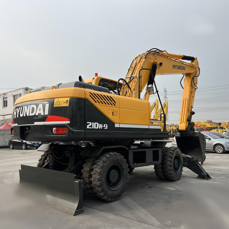 HYUNDAI ROBEX 210W-9 - Excavadora de ruedas: foto 3 HYUNDAI ROBEX 210W-9 - Excavadora de ruedas: foto 3