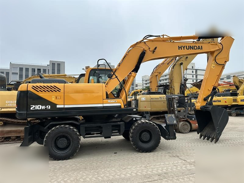 HYUNDAI ROBEX 210W-9 - Excavadora de ruedas: foto 1 HYUNDAI ROBEX 210W-9 - Excavadora de ruedas: foto 1
