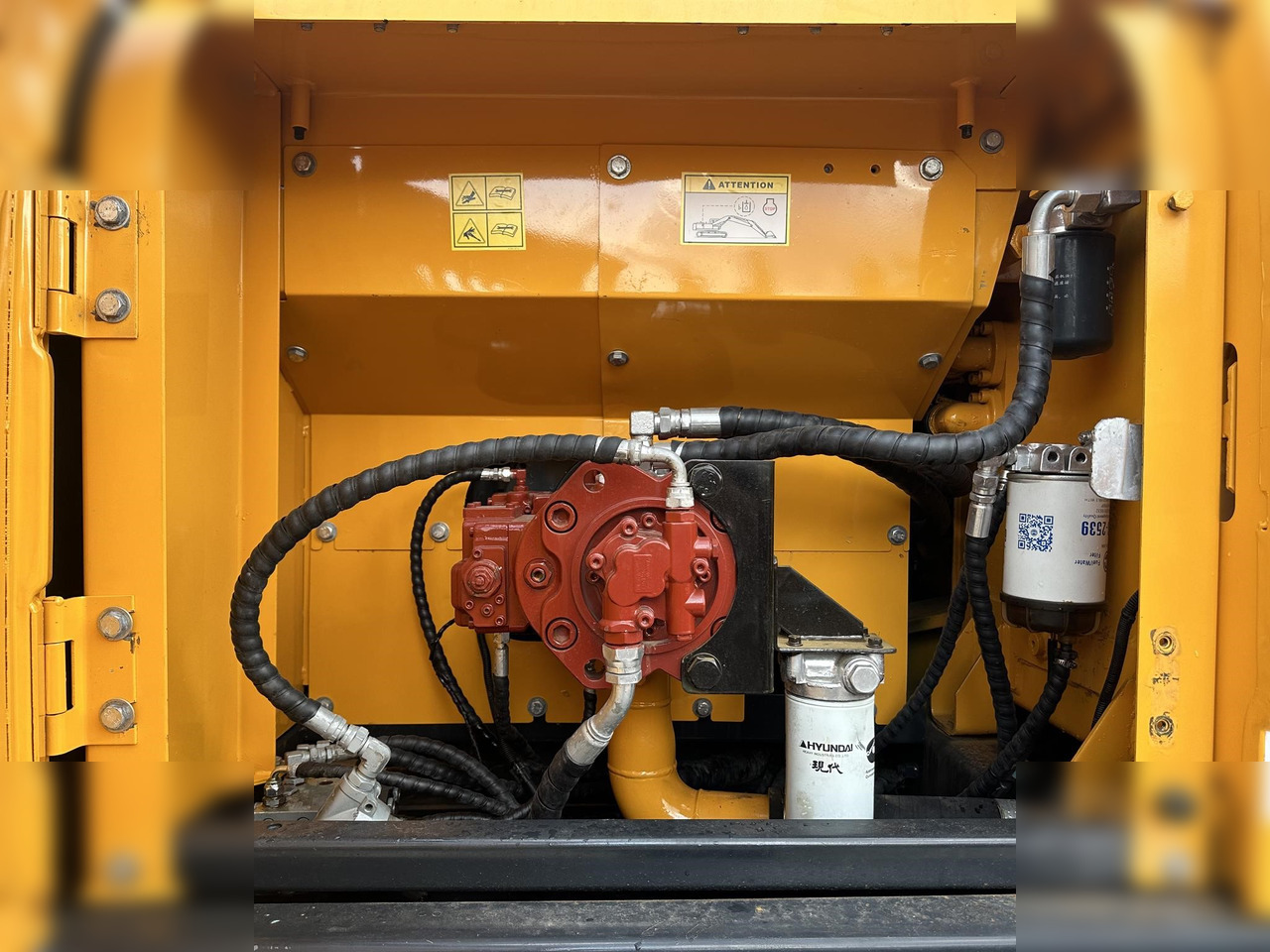 HYUNDAI ROBEX 220 LC-9S - Excavadora de cadenas: foto 4 HYUNDAI ROBEX 220 LC-9S - Excavadora de cadenas: foto 4