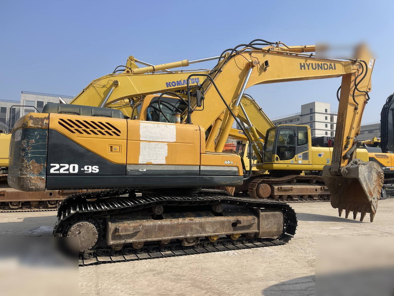 HYUNDAI ROBEX 220 LC-9S - Excavadora de cadenas: foto 2 HYUNDAI ROBEX 220 LC-9S - Excavadora de cadenas: foto 2