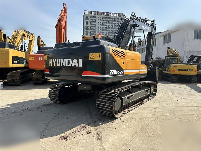 HYUNDAI ROBEX 220 LC-9S - Excavadora de cadenas: foto 4 HYUNDAI ROBEX 220 LC-9S - Excavadora de cadenas: foto 4