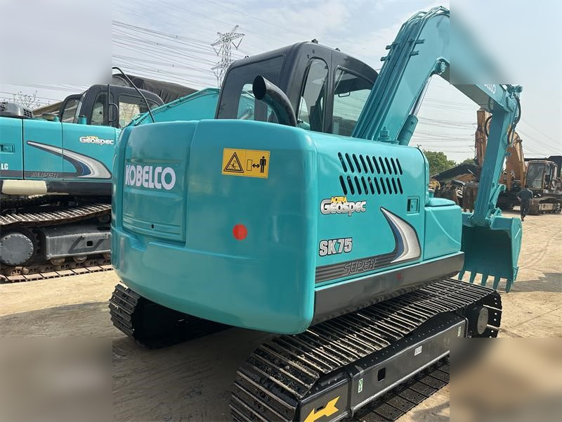 KOBELCO SK75-8 - Excavadora de cadenas: foto 4 KOBELCO SK75-8 - Excavadora de cadenas: foto 4